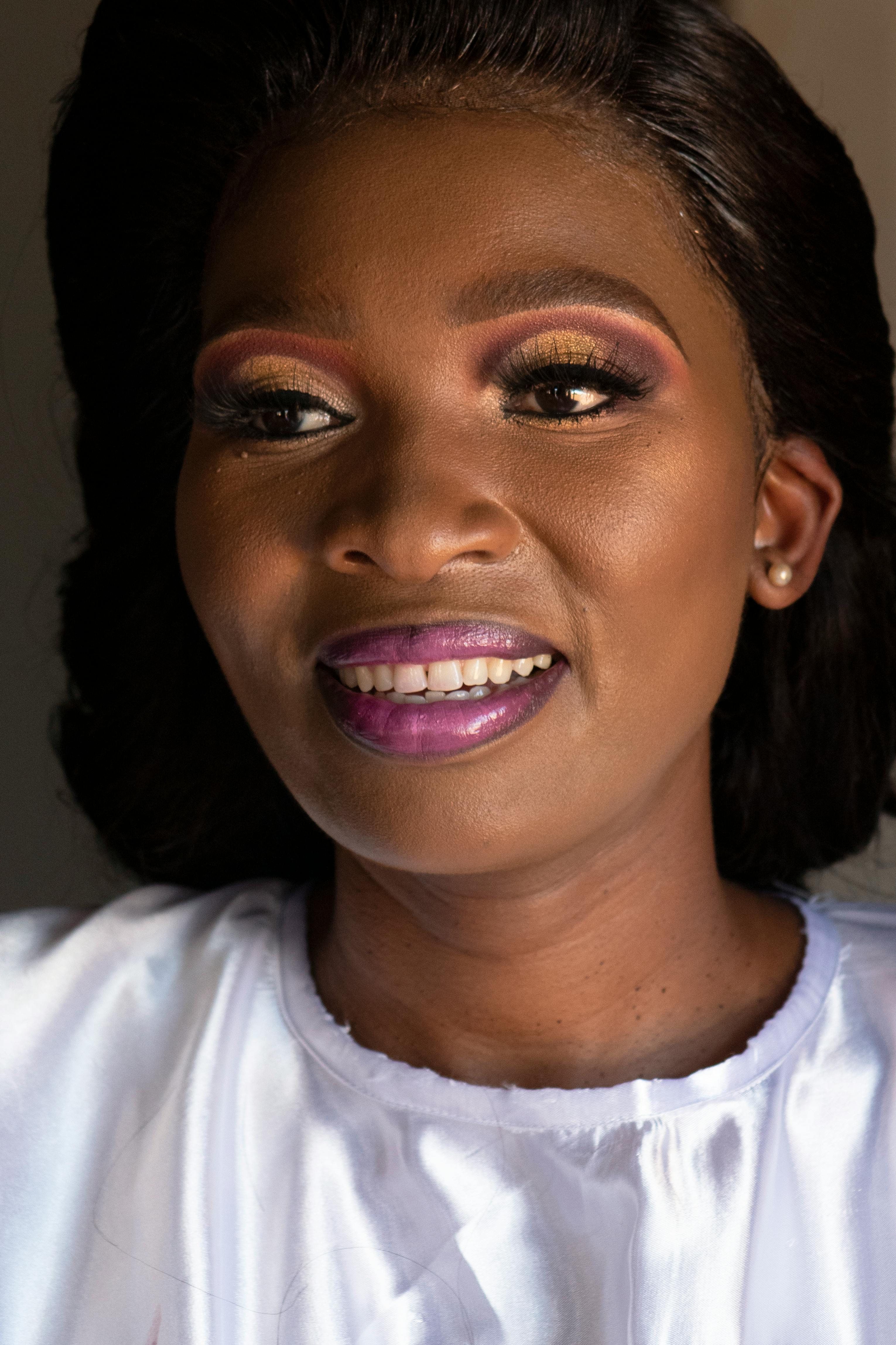 电影海报：电影感人物特写图